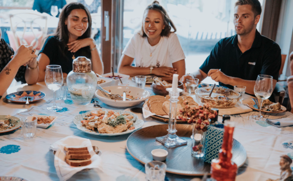 Worldwide Host: Enjoy Local Meals by Eatwith