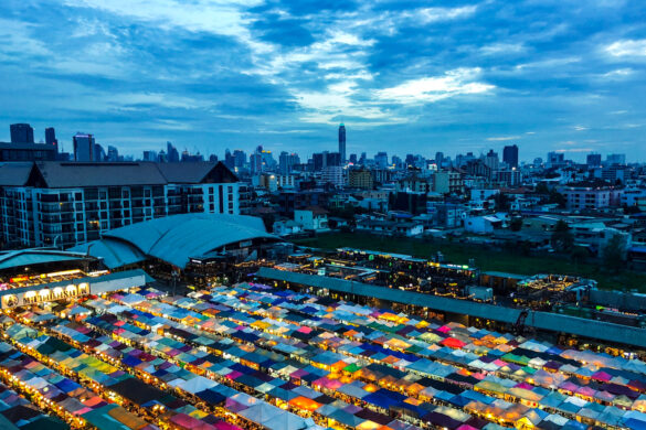 Visit Night Markets in Bangkok