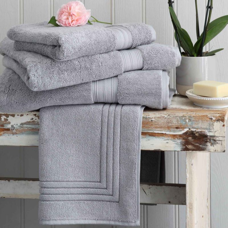 cotton-bath-towels-silver-grey-bench-scooms-v1